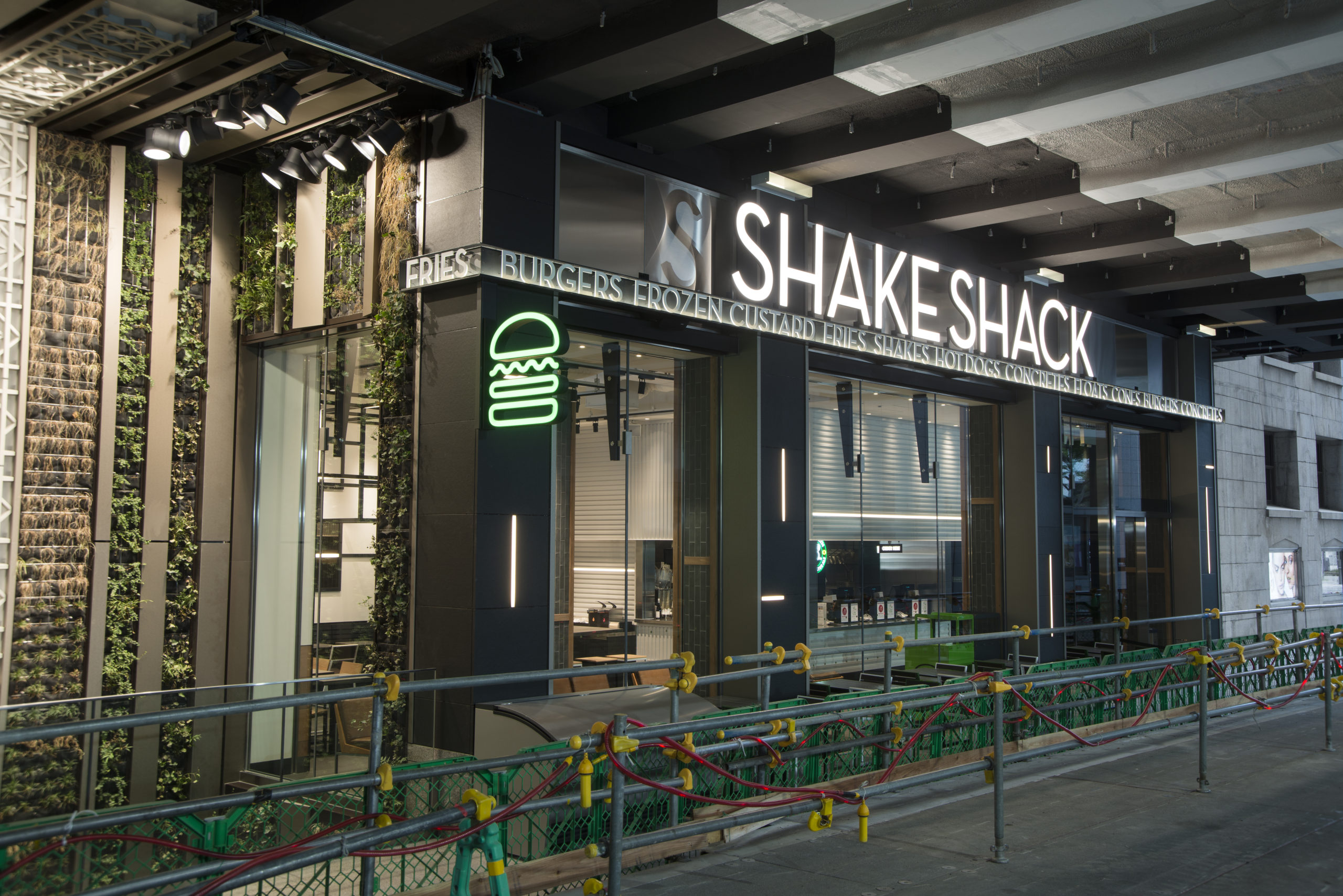 大丸心斎橋 - シェイクシャック Shake Shack